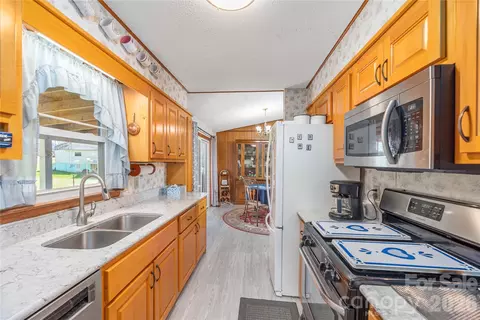 Kitchen - 40 Warner Rd, Canton, NC 28716 photo 1 of 1