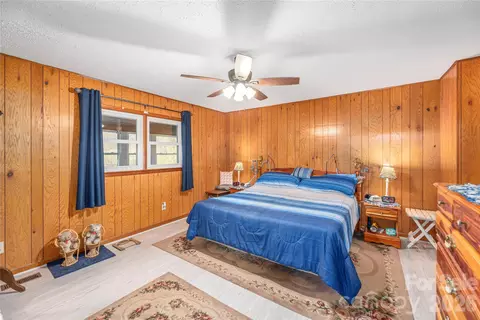 Bedroom - 40 Warner Rd, Canton, NC 28716 photo 1 of 4
