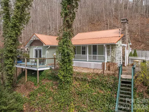 Exterior - 897 Dark Ridge Rd, Sylva, NC 28779 photo 3 of 15