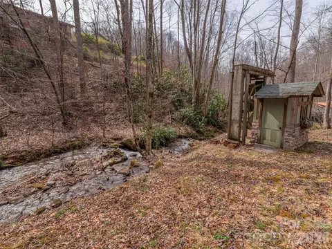 Exterior - 897 Dark Ridge Rd, Sylva, NC 28779 photo 11 of 15