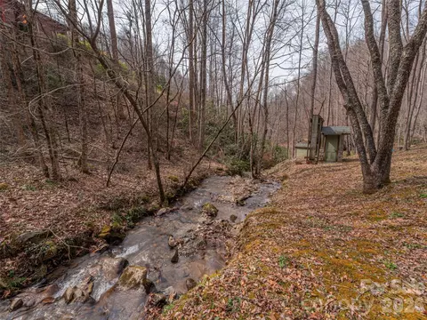 Exterior - 897 Dark Ridge Rd, Sylva, NC 28779 photo 10 of 15