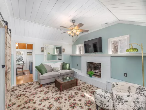 Living - 897 Dark Ridge Rd, Sylva, NC 28779 photo 2 of 3