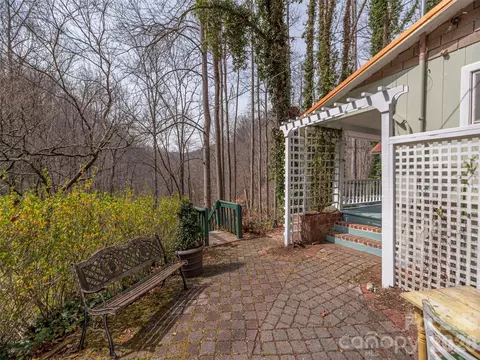 Exterior - 897 Dark Ridge Rd, Sylva, NC 28779 photo 2 of 15