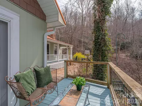 Exterior - 897 Dark Ridge Rd, Sylva, NC 28779 photo 5 of 15