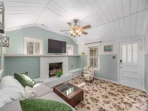 Living - 897 Dark Ridge Rd, Sylva, NC 28779 photo 1 of 3