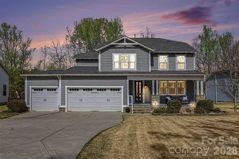 174 Country Lake Dr, Mooresville, NC 28115