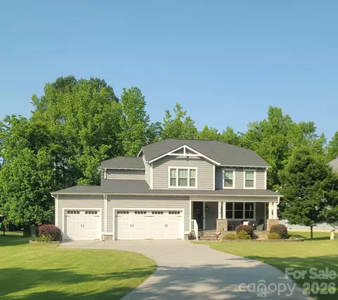 174 Country Lake Dr, Mooresville, NC 28115