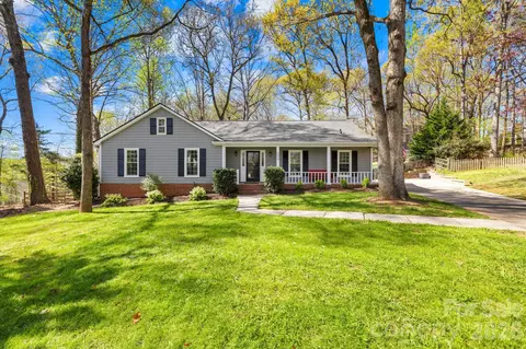 401 Leighton Ct, Matthews, NC 28105