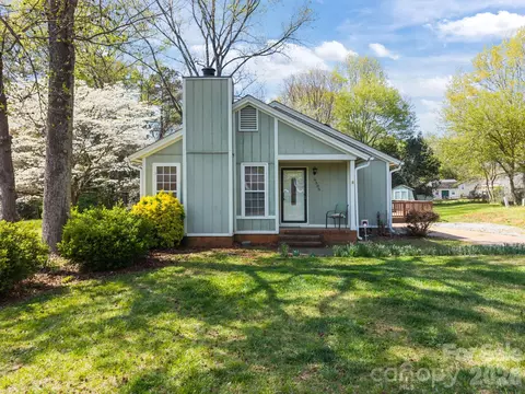 6505 Fallen Spruce Ct, Charlotte, NC 28227