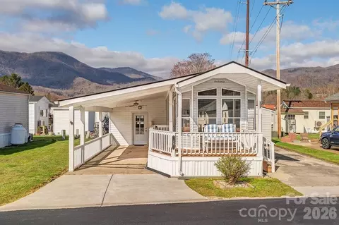 78 Strollers Ln, Waynesville, NC 28785