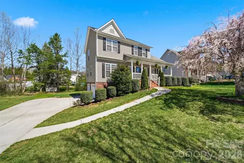 2410 27th Avenue Ne Cir NE, Hickory, NC 28601