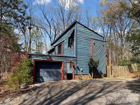 7221 Delta Lake Dr, Charlotte, NC 28215