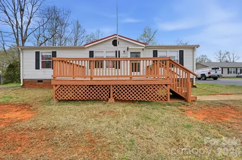 2862 Eagle Point Dr, Trinity, NC 27370