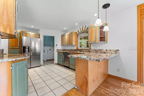Kitchen - 44 Ellistone Ct, Sylva, NC 28779 photo 2 of 4