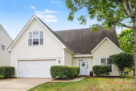 10027 Brawley Ln, Charlotte, NC 28215