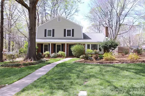 725 Bethune Pl, Matthews, NC 28105