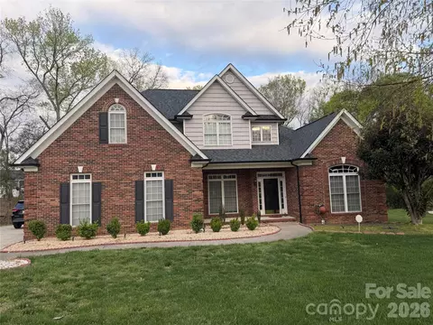 7901 Tottenham Dr, Harrisburg, NC 28075