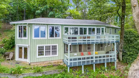 203 Laurel Ln, Little Switzerland, NC 28749