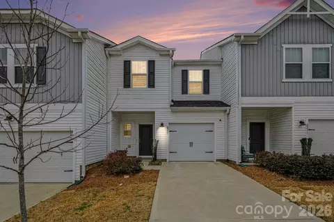 2207 Belterra Dr, Charlotte, NC 28216