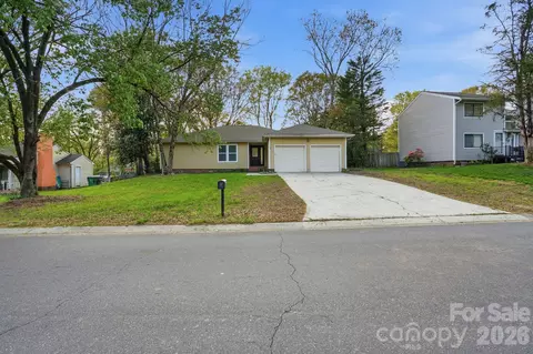 7700 Park Vista Cir, Charlotte, NC 28226