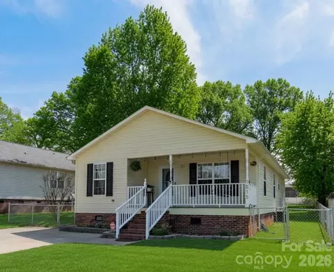 1015 S Walnut St, Kannapolis, NC 28081