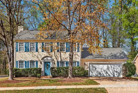 2801 Dellinger Dr, Charlotte, NC 28269
