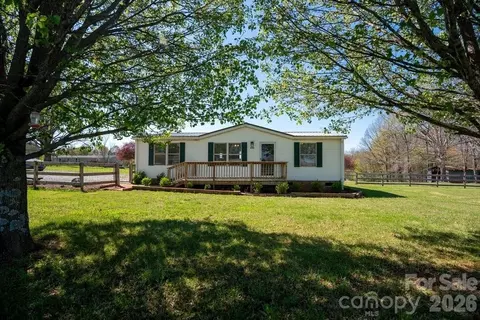 889 Tabor Rd, Olin, NC 28660