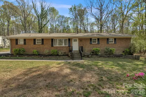 409 Robinson Ave, Matthews, NC 28104