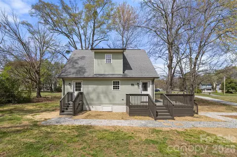 Exterior - 6708 Campground Rd, Denver, NC 28037 photo 6 of 7