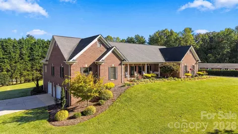 3330 Shamrock Hts, Hudson, NC 28638