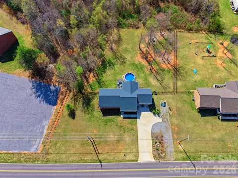 View/Area - 976 Amherst Rd, Morganton, NC 28655 photo 1 of 5