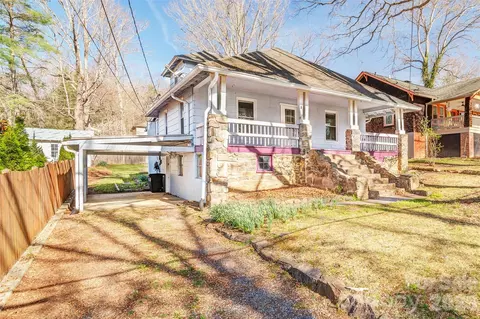 6 Alexander St, Black Mountain, NC 28711