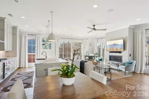 1708 Lombardy A Cir #A, Charlotte, NC 28203