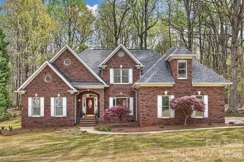 144 Pin Oak Ln, Mooresville, NC 28117