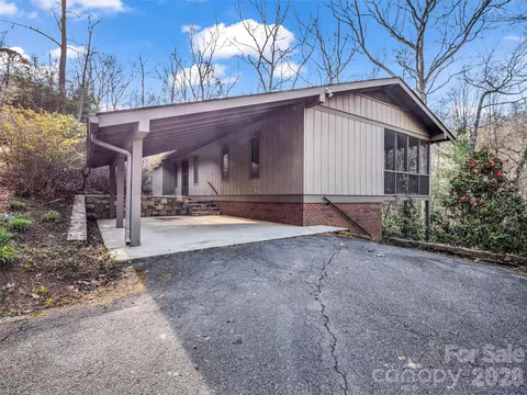 417 Ivy Rd, Black Mountain, NC 28711