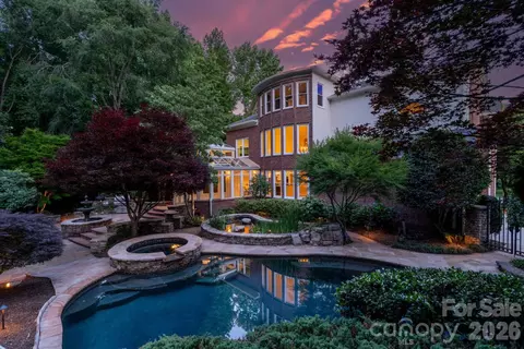 7810 Stonehaven Dr, Waxhaw, NC 28173