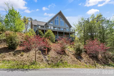 521 Waters Edge Dr, Nebo, NC 28761