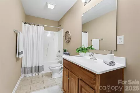 Bath - 1806 Tradd Ave, Clover, SC 29710 photo 2 of 2
