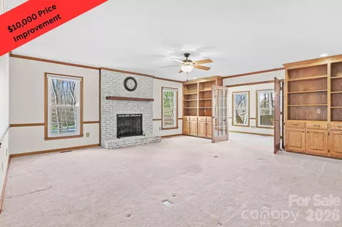 109 Normandy Ave, Boonville, NC 27011