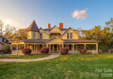 121 5th Ne Ave NE, Hickory, NC 28601