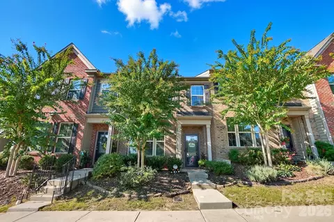 3033 Honeylocust Ln, Fort Mill, SC 29707