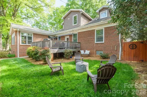 Exterior - 551 7th Nw St NW, Hickory, NC 28601 photo 4 of 5