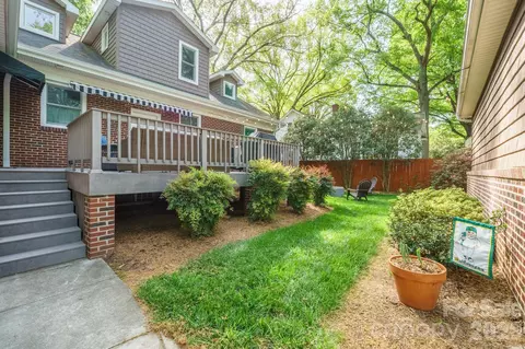 Exterior - 551 7th Nw St NW, Hickory, NC 28601 photo 3 of 5