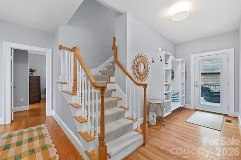Entry Way - 551 7th Nw St NW, Hickory, NC 28601 photo 2 of 3