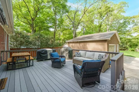 Exterior - 551 7th Nw St NW, Hickory, NC 28601 photo 2 of 5