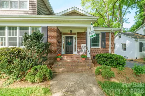 Exterior - 551 7th Nw St NW, Hickory, NC 28601 photo 1 of 5