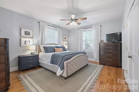 Bedroom - 551 7th Nw St NW, Hickory, NC 28601 photo 1 of 6