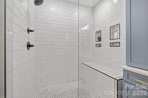 Bath - 551 7th Nw St NW, Hickory, NC 28601 photo 4 of 5