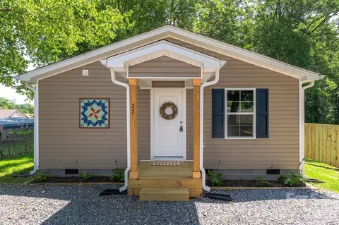 27 Forest Park Rd, Marion, NC 28752