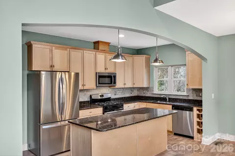 Kitchen - 48 Back River Trl, Marshall, NC 28753 photo 1 of 2
